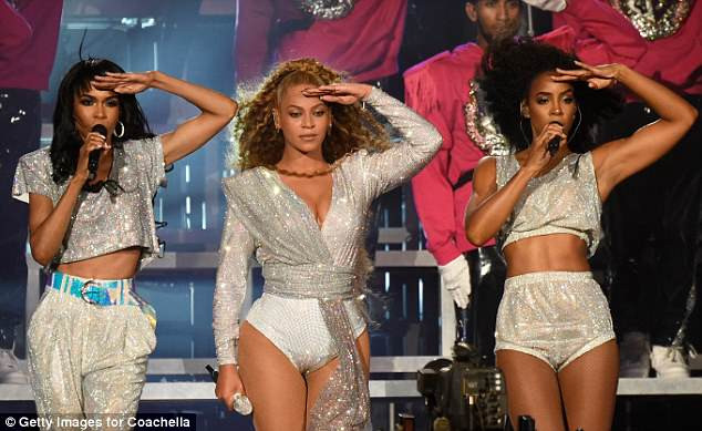 Đây là lần thứ hai Beyonce trình diễn trên sân khấu của Kelly Rowland và Michelle Williams tại Coachella.