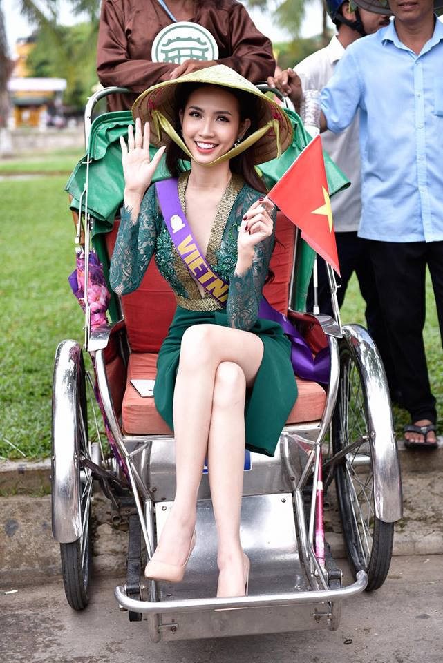 Dù diện trang phục gợi cảm hay kín đáo, Hoa hậu Phan Thị Mơ vẫn khoe được trọn vẹn vẻ đẹp hình thể.