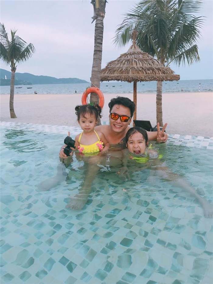 Có tổ ấm hạnh phúc đáng ngưỡng mộ, thế những diễn viên Hồng Đăng cũng có lúc phải "xù lông" trước bình luận ác ý của dân mạng.