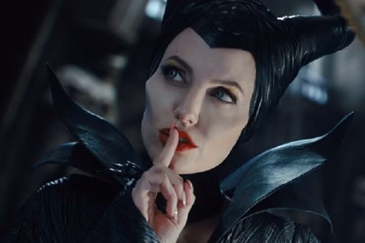 Angelina cũng cho biết sẽ tham gia một bộ phim khác có kịch bản dựa trên "Sleeping Beauty".