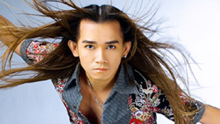 Căn bệnh ung thư phổi cũng đã cướp đi sinh mệnh của ca sĩ, diễn viên Minh Thuận ở tuổi 47.