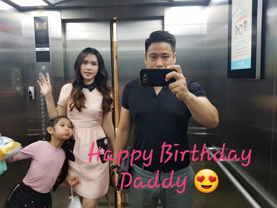 Không chỉ gây ấn tượng trên phim với hình ảnh một ông trùm có vẻ ngoài lạnh lùng nhưng lại "thét ra lửa", diễn viên Minh Tiệp còn khiến nhiều người phải ngưỡng mộ khi ở ngoài đời, anh có một cuộc sống khá đầy đủ và hạnh phúc bên vợ đẹp con xinh.