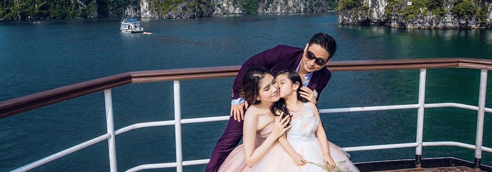 Có được bà xã luôn biết yêu thương và tin tưởng, biết vun vén cho tổ ấm cùng cô con gái thông minh, xinh xắn, dễ thương, bảo sao "người đàn ông quyền lực nhất Quỳnh búp bê" lại khiến nhiều người phải ghen tỵ đến thế. Ảnh: Facebook nhân vật.