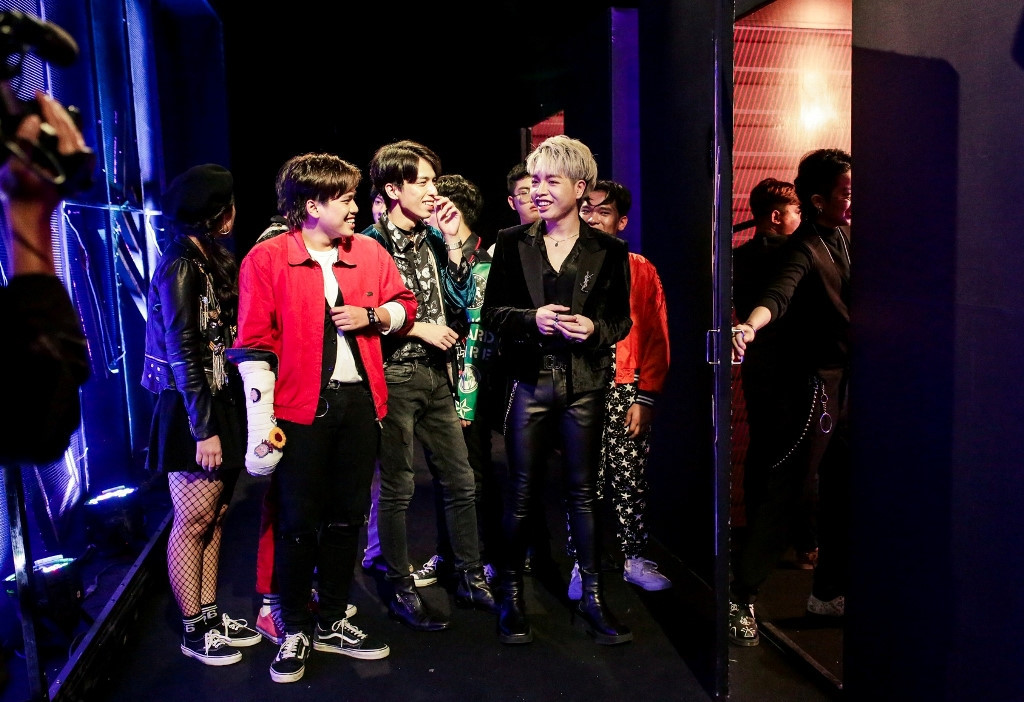 Loai giam khao Huong Tram, The Debut lam chieu tro bi doa tay chay-Hinh-4