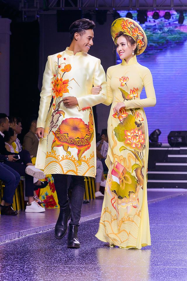 Á hậu Thư Dung duyên dáng trên sàn diễn.