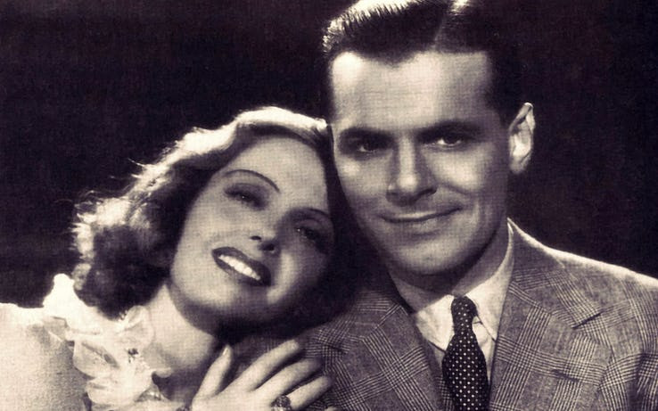  John Davis Lodge là diễn viên nổi tiếng xuất hiện trong các sản phẩm như: The Little Women, Sensation, Bank Holiday. Ông còn là Đại sứ Hoa Kỳ tại Thụy Sĩ từ năm 1983 - 1985.