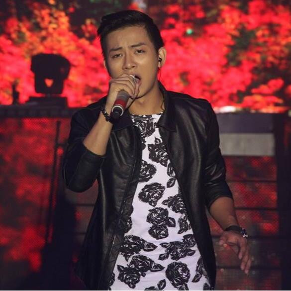 Trở thành hiện tượng mới trong showbiz Việt, rồi được ví như sao hạng A, Hoài Lâm luôn nhận được sự quan tâm của rất nhiều bầu show ca nhạc trong và ngoài nước, với mức cát -sê không hề kém cạnh so với những đàn anh đàn chị đi hát lâu năm trong nghề.