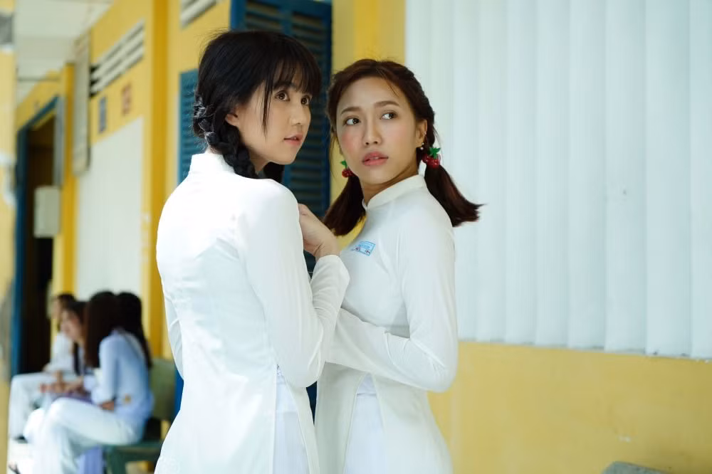 Ảnh hậu trường được dự đoán cặp đôi Ngọc Trinh và Diệu Nhi sẽ không hiền và đơn giản chút nào trong phim.