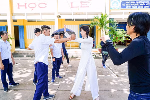 Trong dự án phim điện ảnh "Vu quy đại náo" của đạo diễn Lê Thiện Viễn, "nữ hoàng nội y" vào vai Trang - một cô gái miền Tây nhí nhảnh, hồn nhiên nhưng tính cách cũng vô cùng mạnh mẽ và quyết liệt.