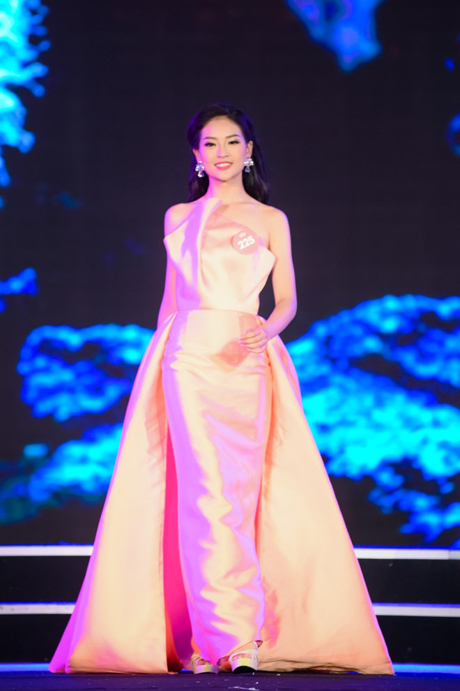 Thông tin Khánh Linh bị loại gây tranh cãi trên mạng.