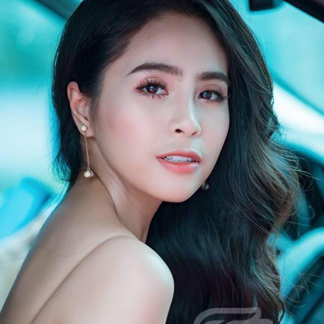 Dù mới sinh con chưa đầy một năm nhưng thay vì thân hình mũm mĩm trước kia, ca nương Kiều Anh trở lại đầy bất ngờ với vóc dáng thon gọn, thân hình vô cùng nóng bỏng.