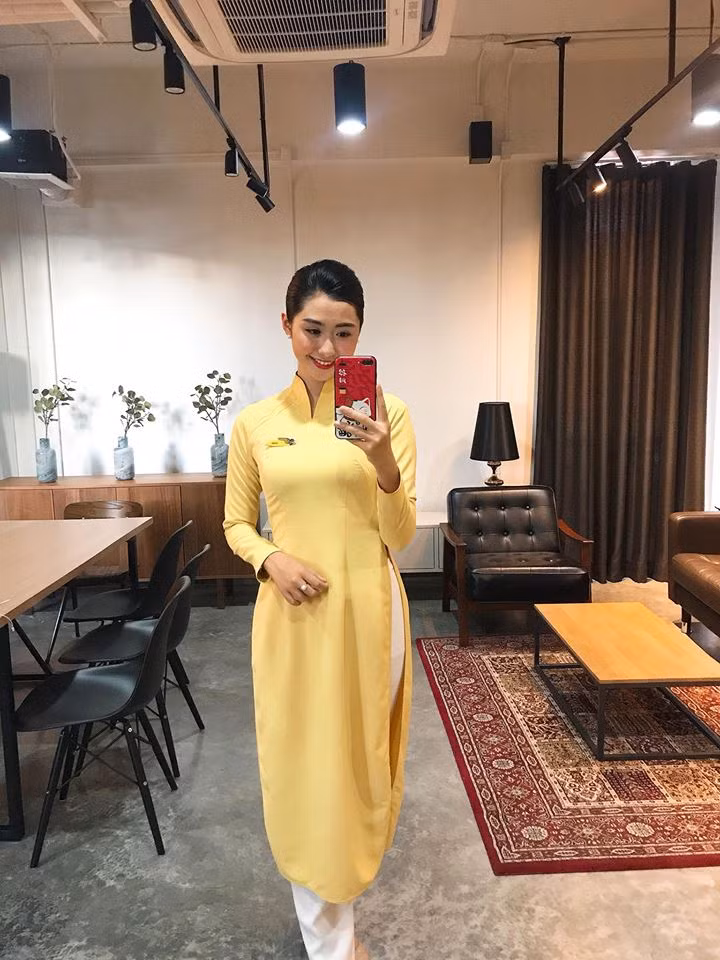 Ngam thi sinh Hoa hau Viet Nam dai dien hinh anh cho hang hang khong-Hinh-4