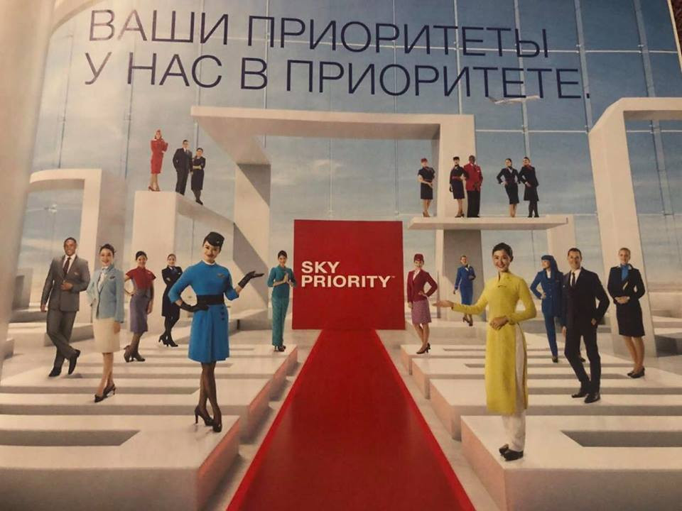 Ngam thi sinh Hoa hau Viet Nam dai dien hinh anh cho hang hang khong-Hinh-3