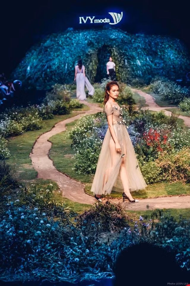 Nhờ đó, Ngọc Châu có thể khẳng định tên tuổi của mình trong làng mẫu Việt. Cô là gương mặt quen thuộc của nhiều nhãn hàng nổi tiếng. Ảnh: FBNV.