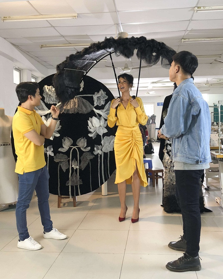 Đây cũng là chủ đề chính và tiêu chí của cuộc thi Tuyển chọn thiết kế trang phục dân tộc năm nay.