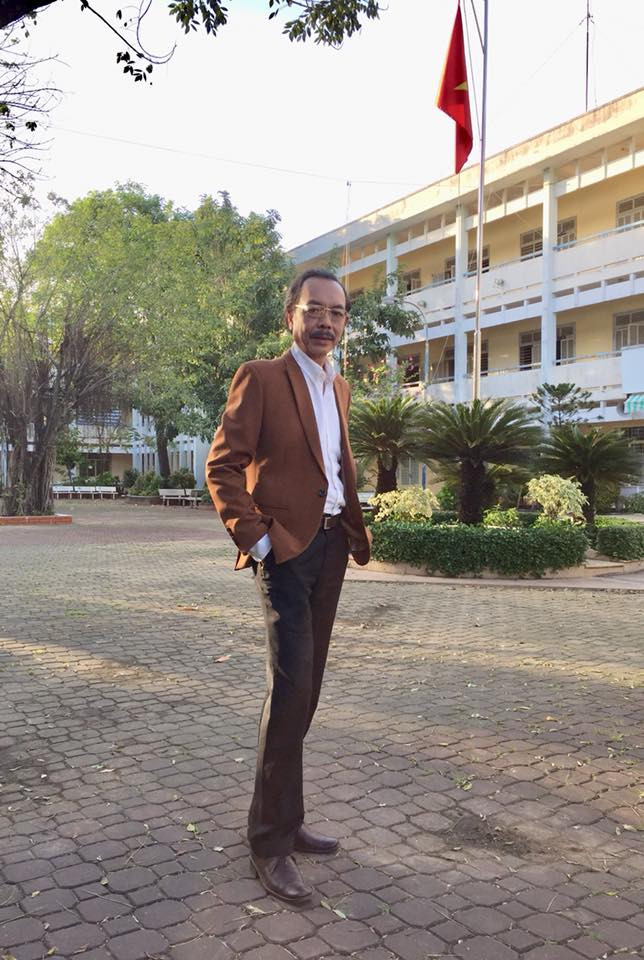 Thầy hiệu trưởng trong “Biệt đội 12@1”.