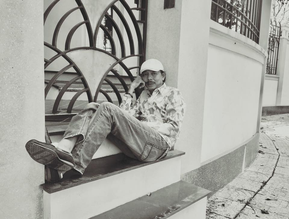 Nghệ sĩ Thanh Hoàng hài hước: "Chờ lương ... chờ đến bao giờ ??? Có lương ... anh sẽ thôi chờ!!!".