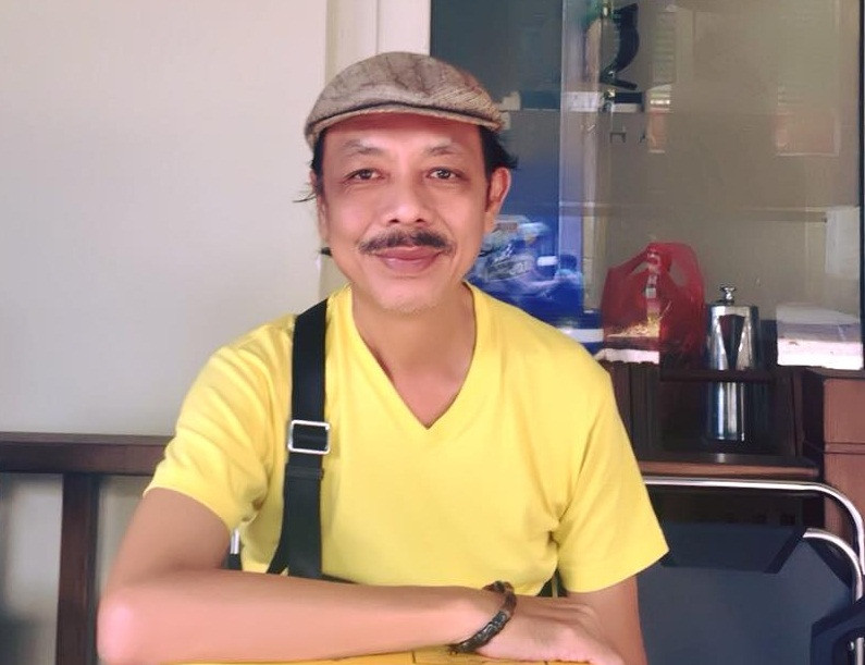 Nhận được một món quà bồi bổ sức khỏe, anh chỉ nhắc nhở phải chăm sóc bản thân vì sức khoẻ là vàng.