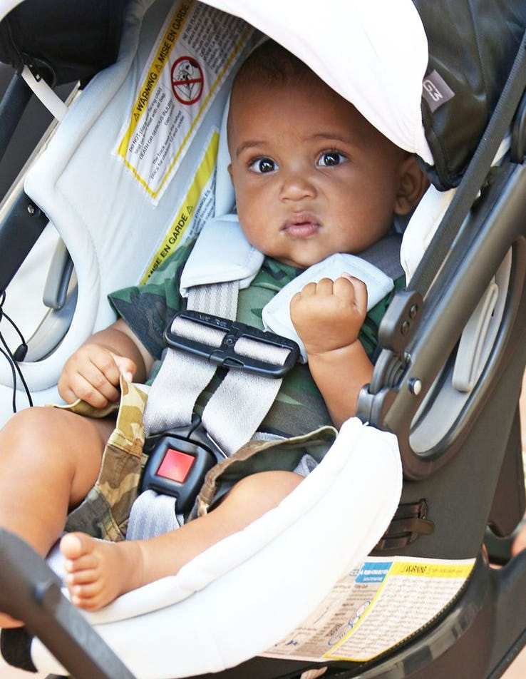 Không chỉ thế, chiếc xe đẩy cho trẻ sơ sinh còn có giá 1000 USD. Ảnh: Marie Claire.