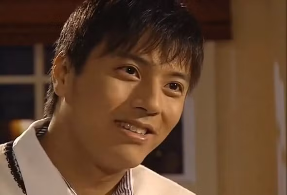 Trước đó, Han Jae Suk từng đóng vai chính trong nhiều bộ phim ăn khách như "Tình yêu trong sáng", "Bốn chị em gái", "Cô gái mặt trời"...