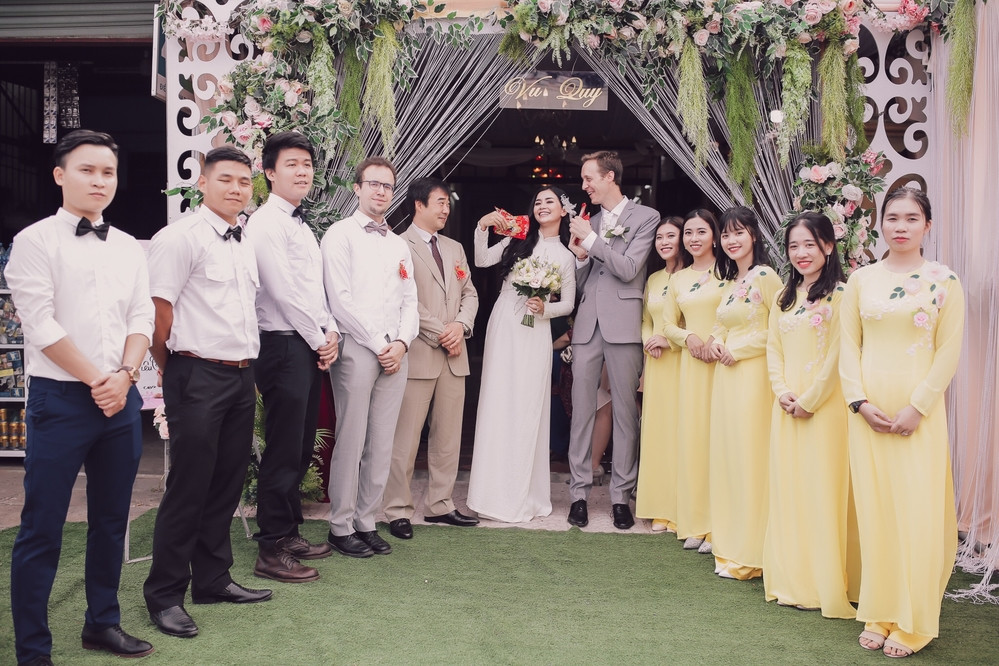 Sau gần 4 năm sao Việt này bỏ showbiz, nữ diễn viên "Dốc sương mù" không chỉ thành công trong sự nghiệp mà còn hạnh phúc trong tình yêu khi vừa lên xe hoa với một doanh nhân người Pháp.