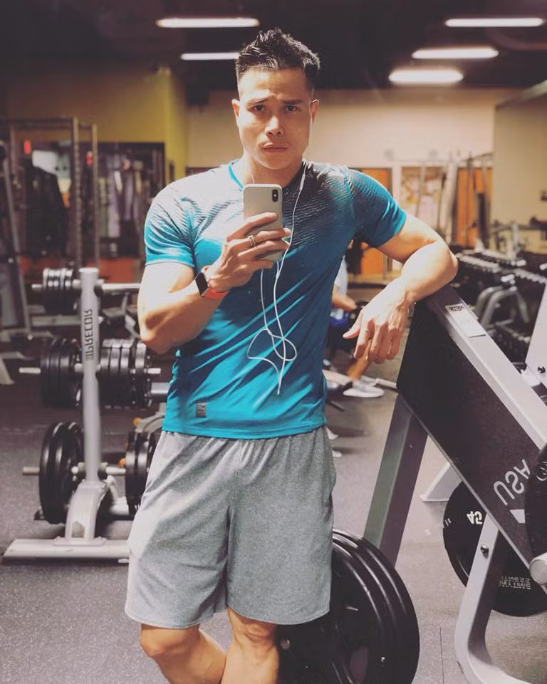 Tự nhận bản thân thiếu may mắn nhưng Tiến Đoàn luôn cho rằng, cuộc sống có lúc thăng lúc trầm, không nên nghĩ quá tiêu cực. Ảnh: FBNV.