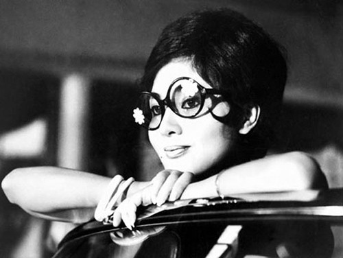 Vẻ đẹp trời phú một thời của Thẩm Thúy Hằng có thể "đốn gục" người đối diện.