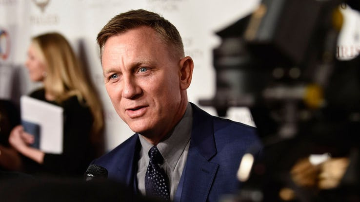 Chỉ vì lo lắng không được nhận vai điệp viên, tài tử người Anh Daniel Craig đã nói dối về kỹ năng cưỡi ngựa. Rất may, Daniel hoàn thành tốt vai diễn trong Cowboys và trở thành tay cưỡi ngựa giỏi.