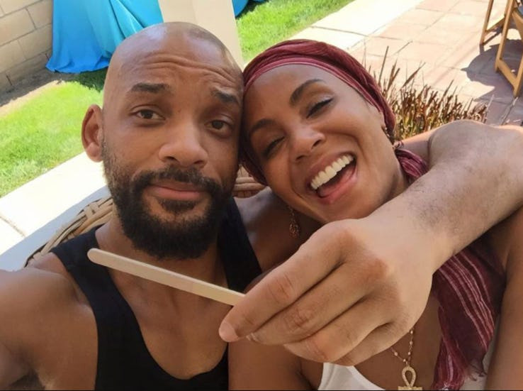  Will Smith và Jada Pinkett Smith đã ở bên nhau một thời gian rất dài, thậm chí trước khi họ kết hôn. Jada gặp chồng cô khi mới 19 tuổi. Mãi sau này họ mới yêu nhau.