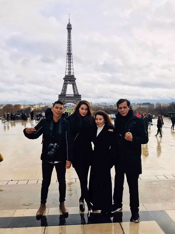 Thời gian gần đây, dù bận rộn nhưng Hà Hồ luôn dành thời gian đi du lịch cùng gia đình.