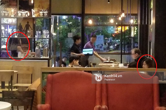 Trong một khoảnh khắc, cả hai gần như đứng đối diện nhưng không nhìn mặt nhau. Thậm chí sau đó thông tin lan truyền rằng, sau khi rời khỏi quán cafe, Midu và một chàng trai lạ mặt đi vòng ra phía sau để tránh "đụng mặt" Thúy Vi.