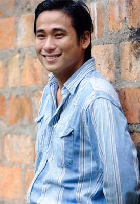 Nam diễn viên cho biết cả hai đã có một thời gian gắn bó khi quay phim "Giá mua một thượng đế", giờ đã là bạn tốt của nhau và vẫn giữ liên lạc. Anh cũng coi mối quan hệ đã qua như "chuyện của thời hơn sinh viên một tí”.