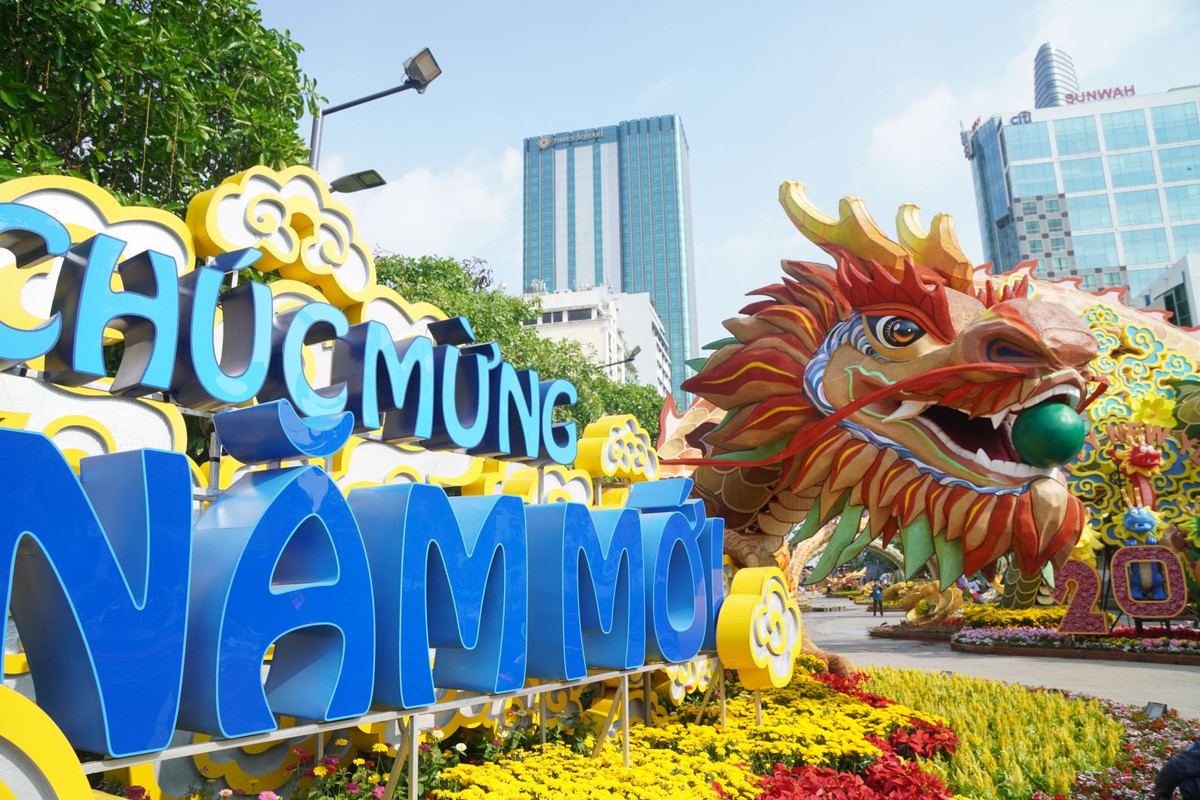 Đường hoa Nguyễn Huệ Tết Giáp Thìn sẽ phục vụ nhu cầu du xuân, thưởng ngoạn của người dân thành phố và du khách từ 19 giờ 00 ngày 7/2 đến 21 giờ ngày 14/2.