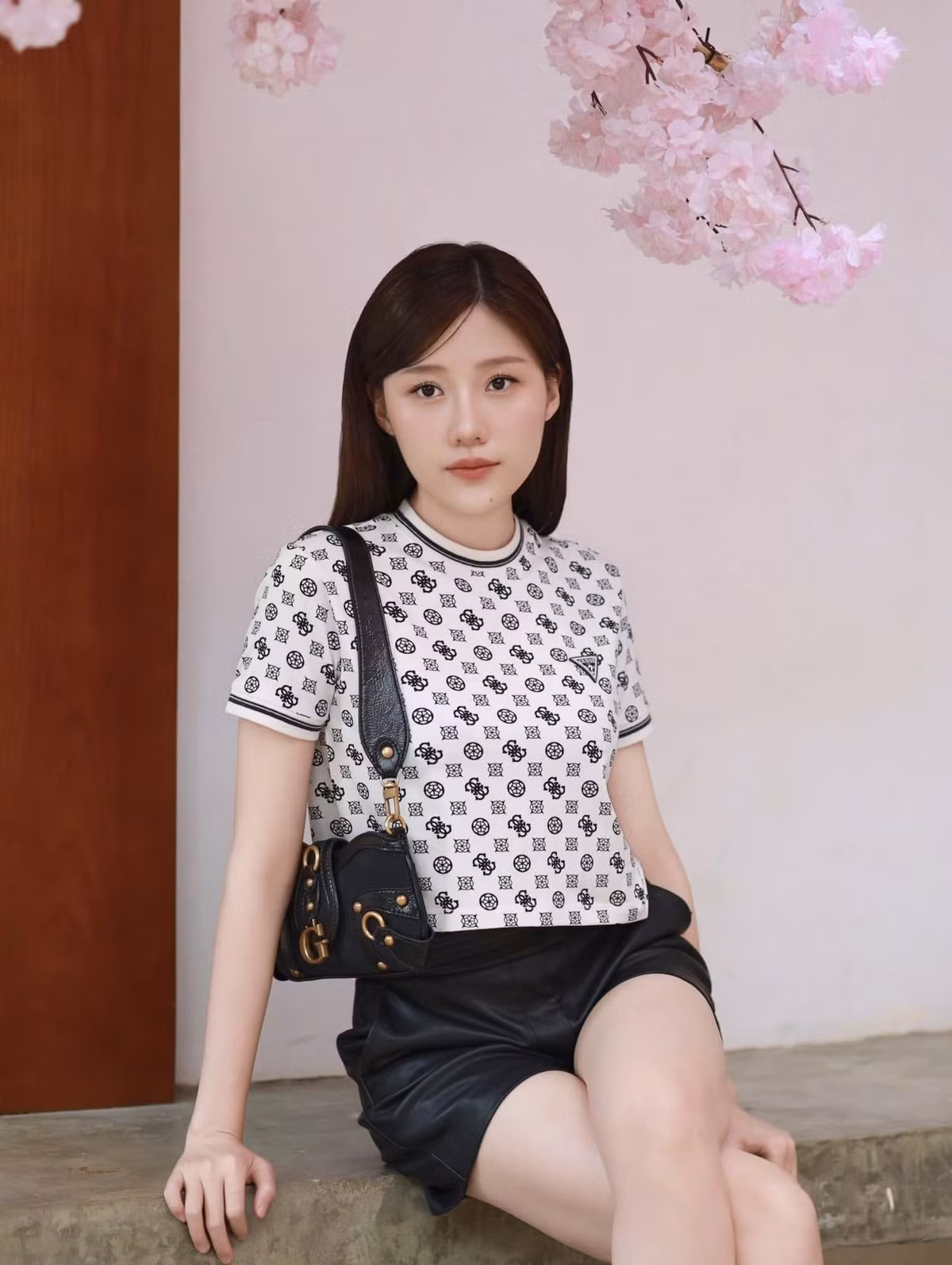 Phong cách đời thường của nữ diễn viên, sang chảnh nhưng cũng đúng tuổi.