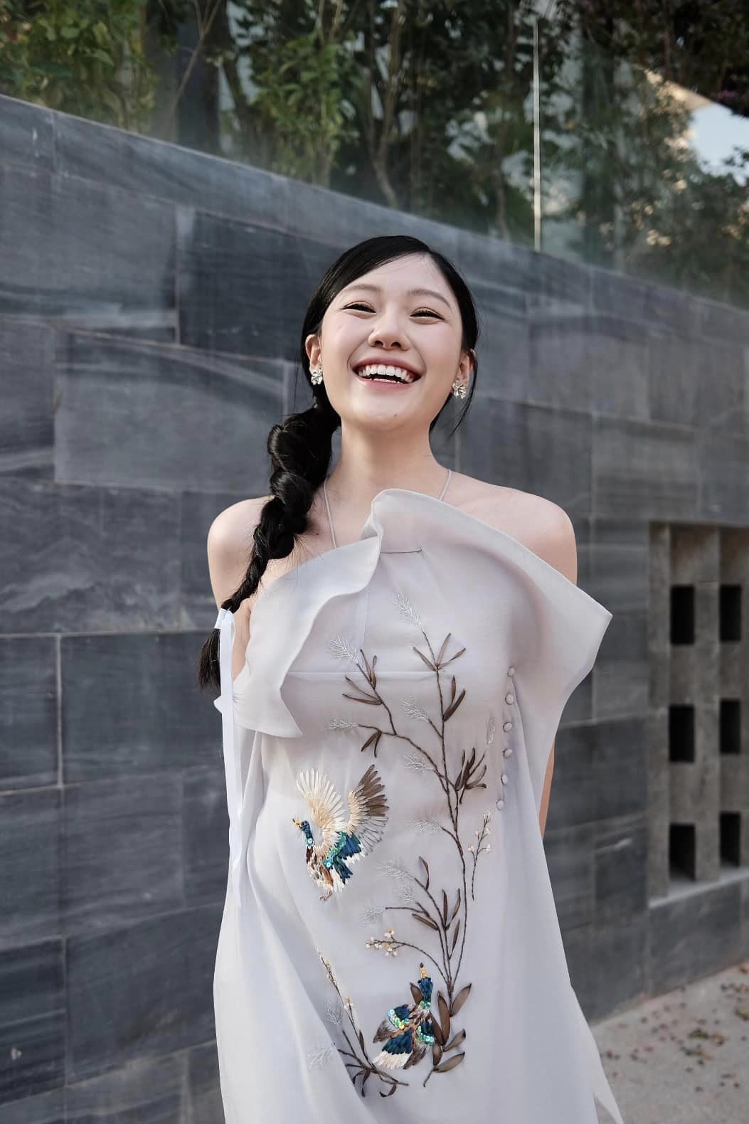 Uyển Ân khoe vẻ đẹp tự nhiên trong bức ảnh chụp đầu năm khi 'Mai' gây sốt ngoài rạp chiếu. Nhờ Trấn Thành, ở tuổi 25 Uyển Ân đã có trong tay 2 bộ phim đình đám với doanh thu kỷ lục.