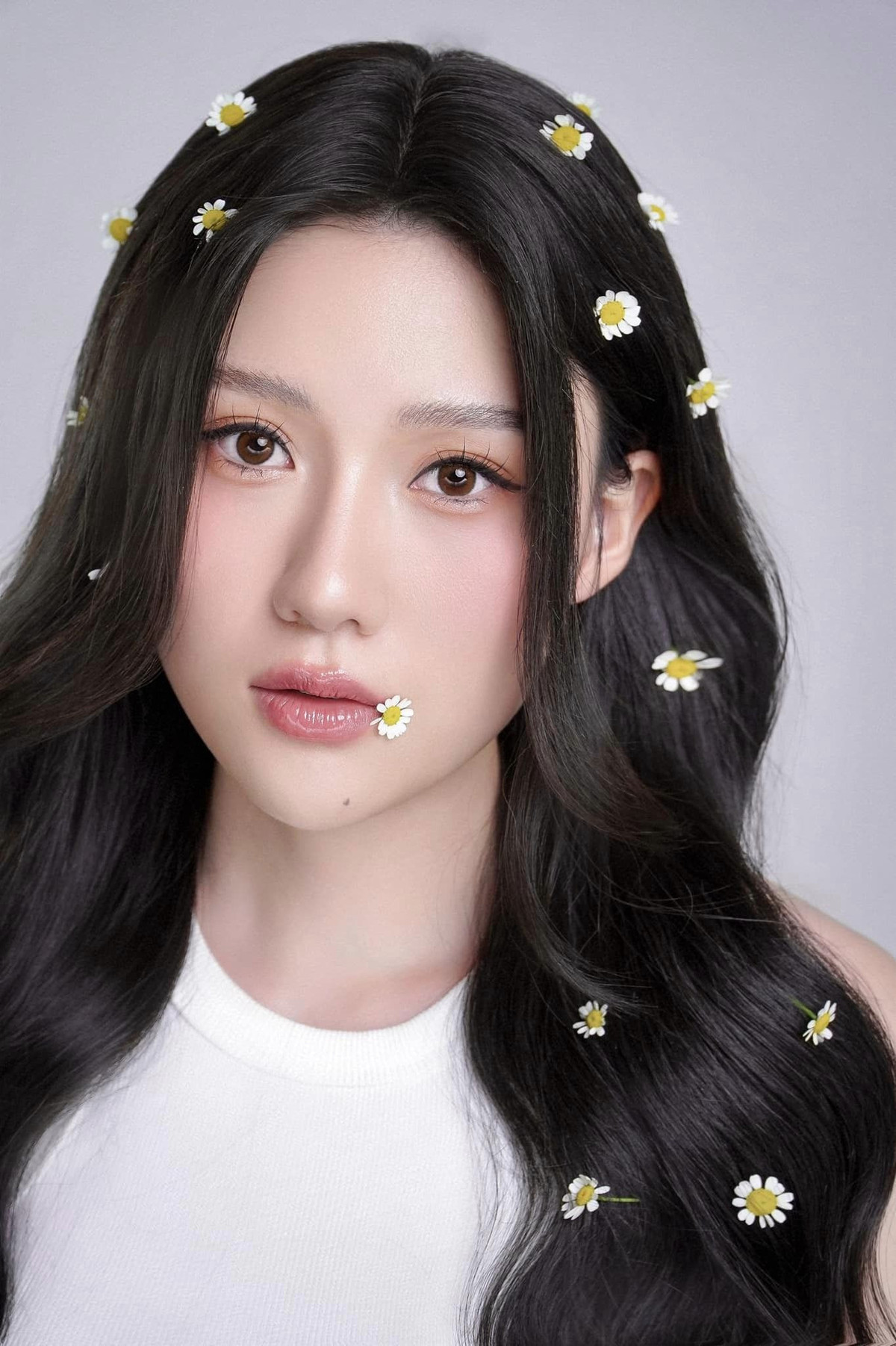 Nhan sắc tuổi 25 của Uyển Ân.