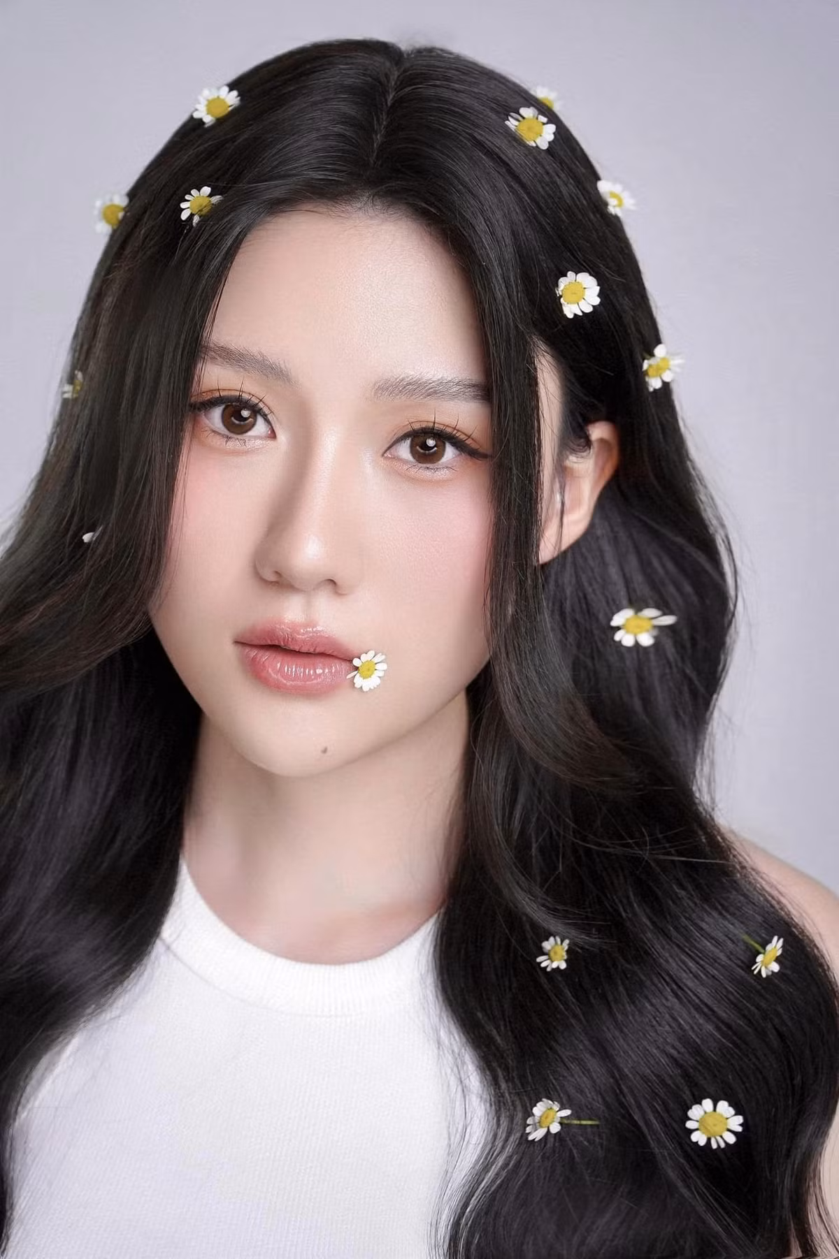 Nhan sắc tuổi 25 của Uyển Ân.