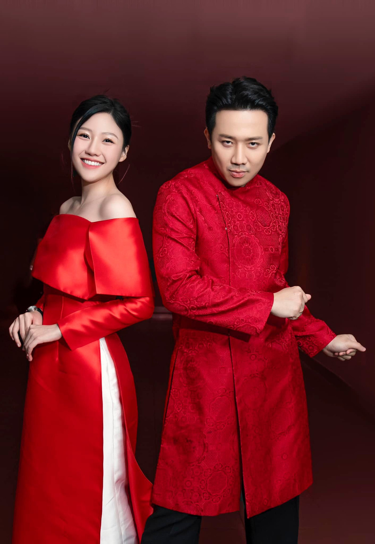 Dù đóng phim với anh trai nhưng Uyển Ân diễn rất tự nhiên, khi thì vào vai em vợ của Trấn Thành trong 'Nhà bà Nữ', khi biến hóa với vai cháu ngoại của Trấn Thành trong 'Mai'.