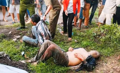 Dan vay danh, dot chay xe may cua 2 thanh nien trom cho-Hinh-2