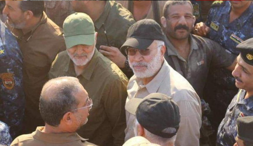 Trong cuộc họp, thiếu tướng Soleimani thúc giục Abu Mahdi al-Muhandis, phó chỉ huy Lực lượng Tổng động viên Iraq (PMU), đẩy mạnh tấn công vào mục tiêu Mỹ tại nước này bằng vũ khí mới do Iran cung cấp, hai chỉ huy dân quân và hai nguồn tin an ninh giấu tên nói với Reuters.