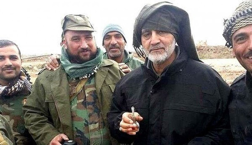 Một ngày trước cuộc tấn công hạ sát Soleimani, Bộ trưởng Quốc phòng Mỹ Mark Esper cảnh báo Washington có thể phải có hành động phủ đầu để bảo vệ người Mỹ trong khu vực trước nguy cơ bị dân quân do Iran hậu thuẫn tấn công. "Cuộc chơi đã thay đổi", ông nói.