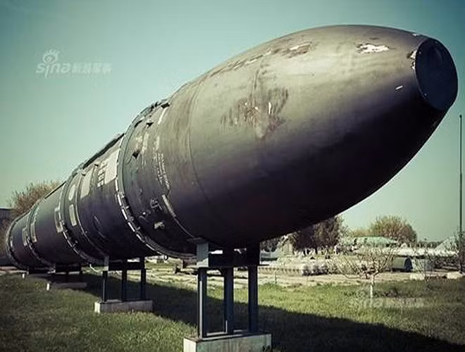 Chúng có thể bay xa tới 16.000km để tấn công bất cứ địa điểm nào trên hành tinh. Đây được coi là niềm tự hào của lực lượng hạt nhân Liên Xô và là nỗi khiếp sợ cho Mỹ và NATO.