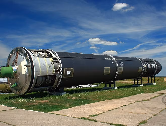 Hai nước cũng bị giới hạn về số tên lửa đạn đạo phóng từ mặt đất và tàu ngầm, cũng như oanh tạc cơ mang bom và tên lửa hành trình hạt nhân.