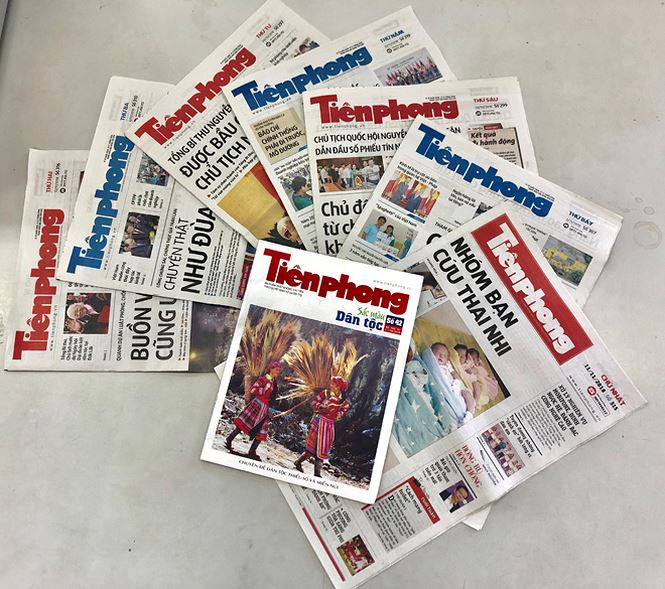 Bao Tien Phong nhan Huan chuong Lao dong hang Ba trong ngay tron 65 nam