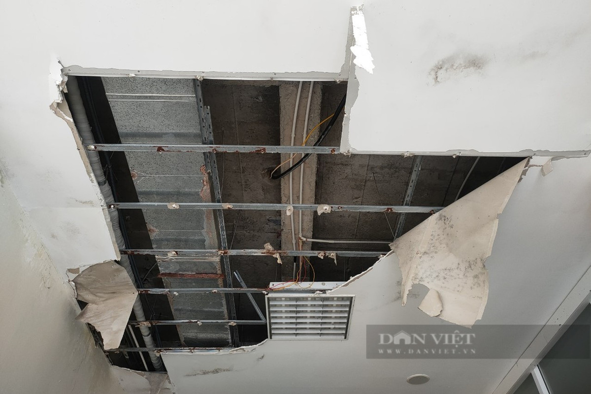 Trước đó, sau khi báo chí lên tiếng về sự lãng phí của một công trình bề thế, được đầu tư số tiền rất lớn, tỉnh Thanh Hóa chỉ đạo các đơn vị tìm phương án và sau đó thống nhất chuyển 5 đơn vị sự nghiệp cấp tỉnh tới làm việc. (Ảnh: Dân Việt).