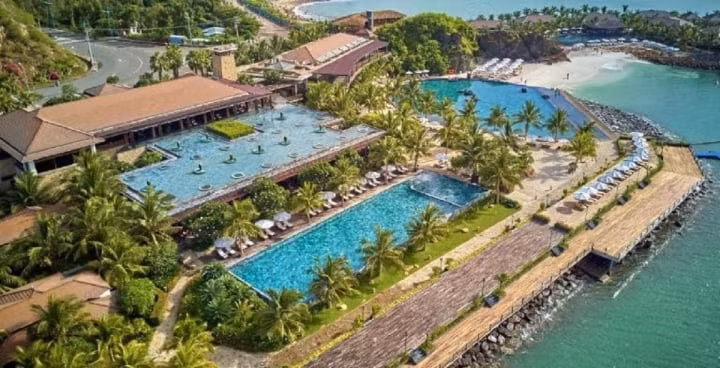 Man nhan loat resort dang cap nhat Nha Trang, danh cho gioi nha giau-Hinh-2