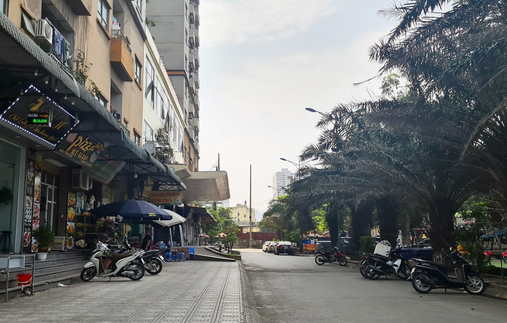 Mặt chính của dự án hướng ra phía đường Cầu Bươu.