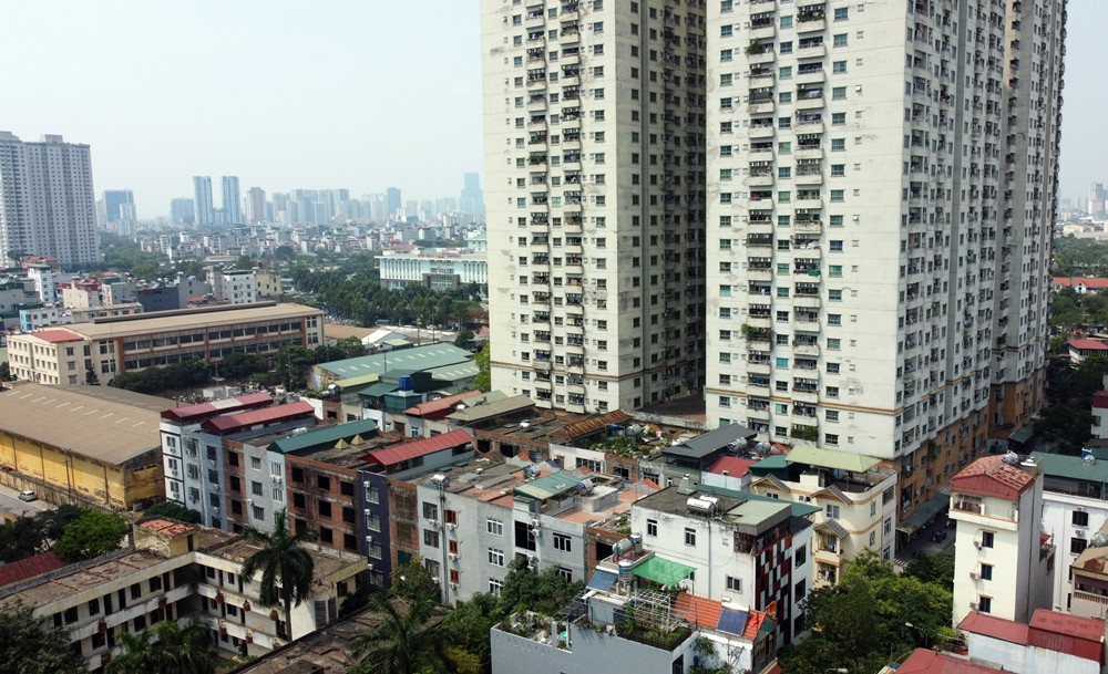 Ông Lê Thanh Thản bị cáo buộc thu lợi bất chính tổng số tiền hơn 480 tỷ đồng. Ông Thản đã bị Viện KSND TP Hà Nội truy tố về tội “Lừa dối khách hàng” tại dự án CT6 Kiến Hưng.