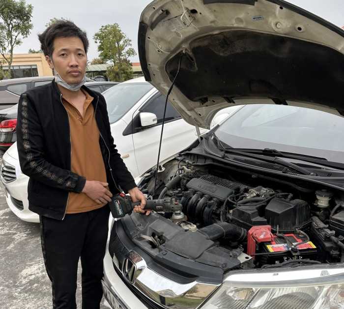 Lo thu doan “phu phep” o to khong giay to roi giao ban gia re