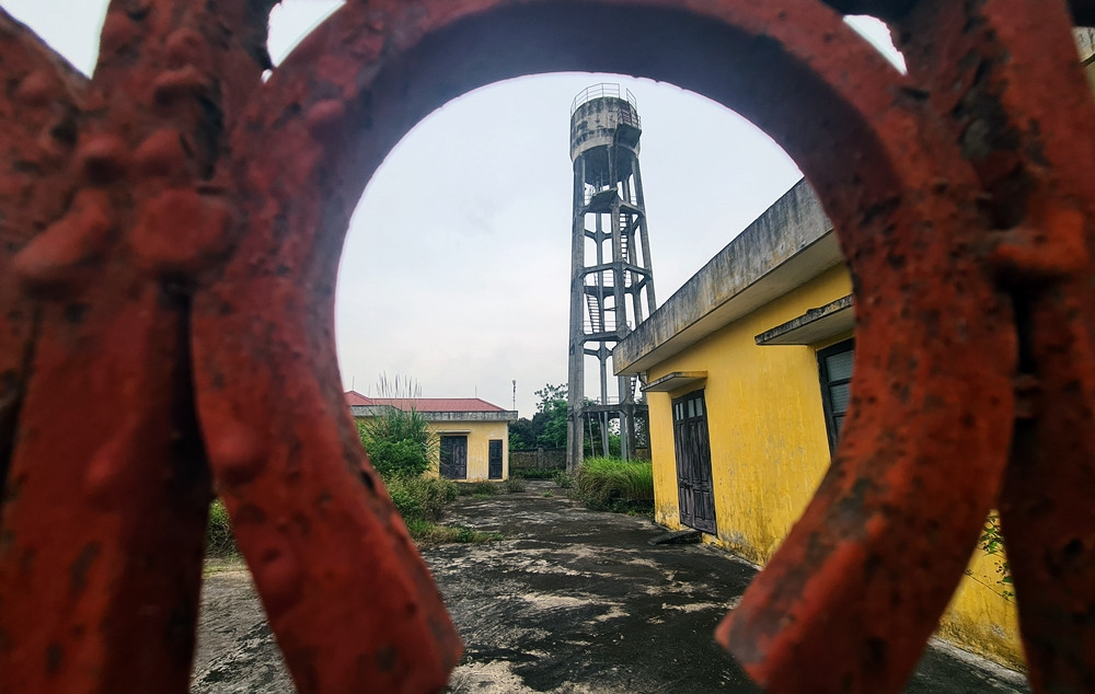 Công trình được đầu tư với số tiền lớn nhưng bỏ hoang nhiều năm.